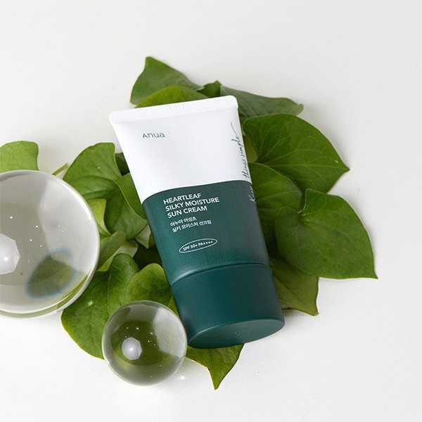 ضد آفتاب مرطوب کننده و تسکین دهنده آنوا Anua Hearleaf Silky Moisture Sun Cream Spf50