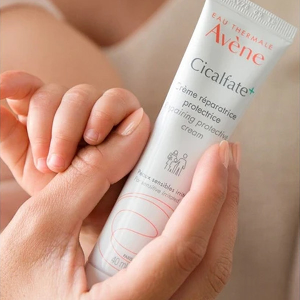 کرم ترمیم کننده سیکالفیت اون Avene Cicalfate Cream 40Ml