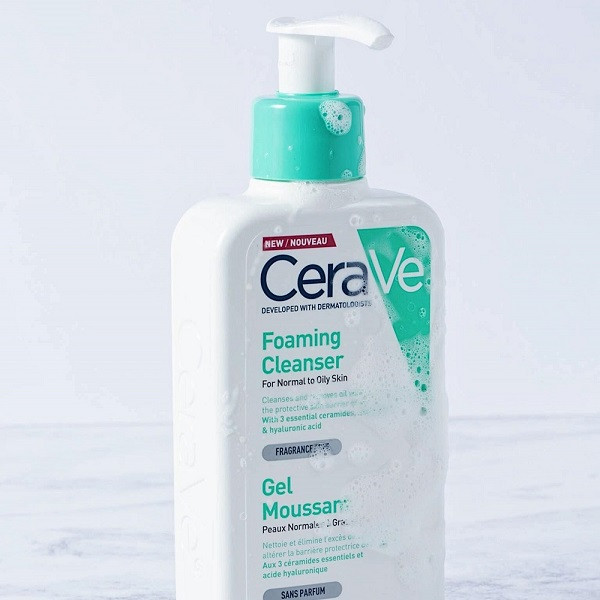 فوم شوینده پوست نرمال تا چرب سراوی Cerave Foaming Cleanser For Normal To Oily Skin 236ml